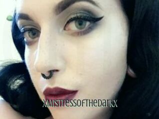 XMistressOfTheDarkX